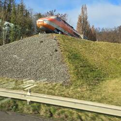 Oh 🚆 kommt auf uns zu 🙈