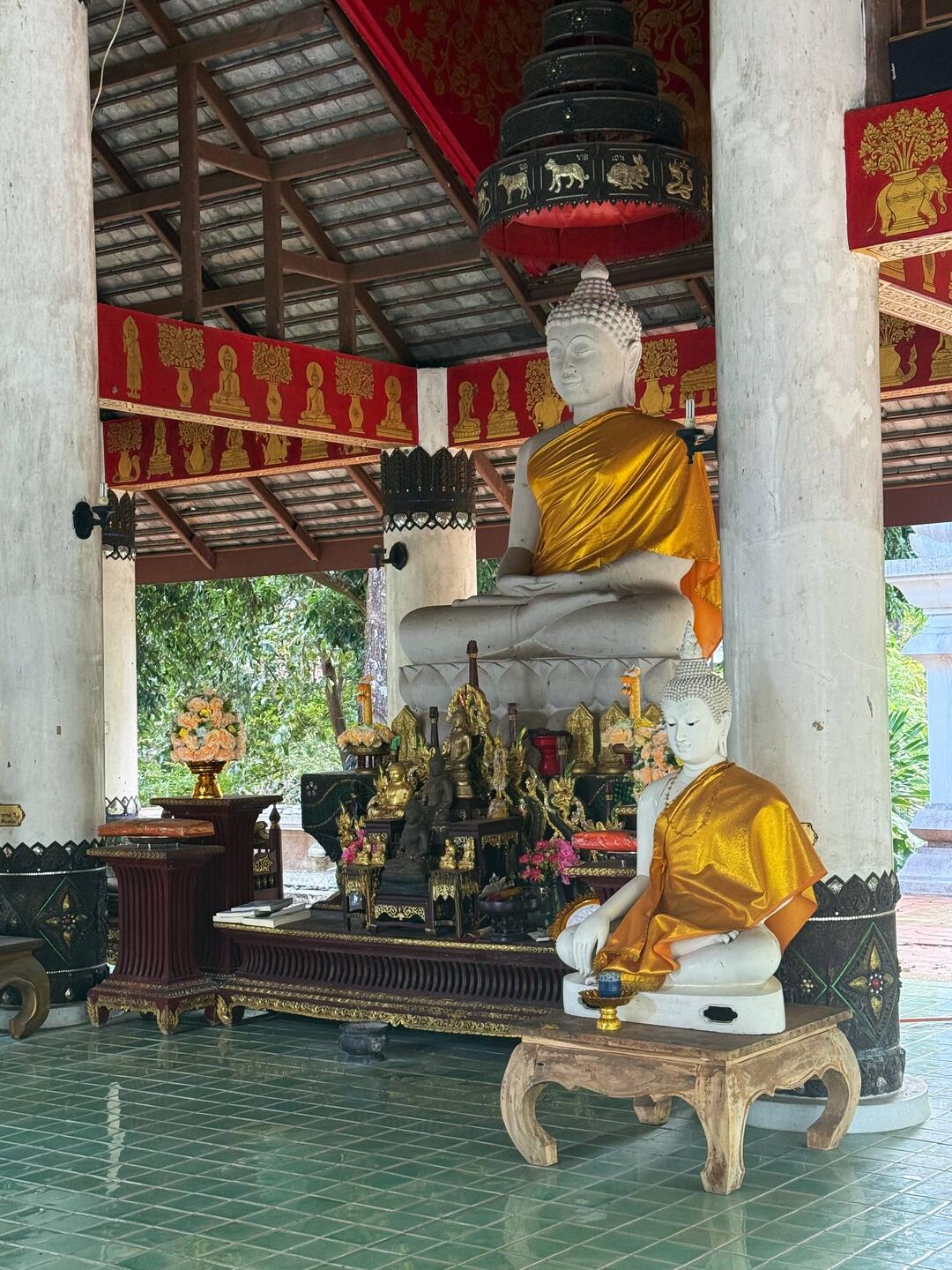 Kleinere Tempelanlage beim Hug Him Doi Thai Coffee