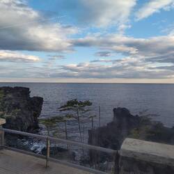 Busfahrt entlang der Lavafels-Küste nach Acicastello
