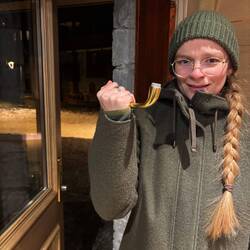 Lisa hat gleich die Türe kaputt gemacht