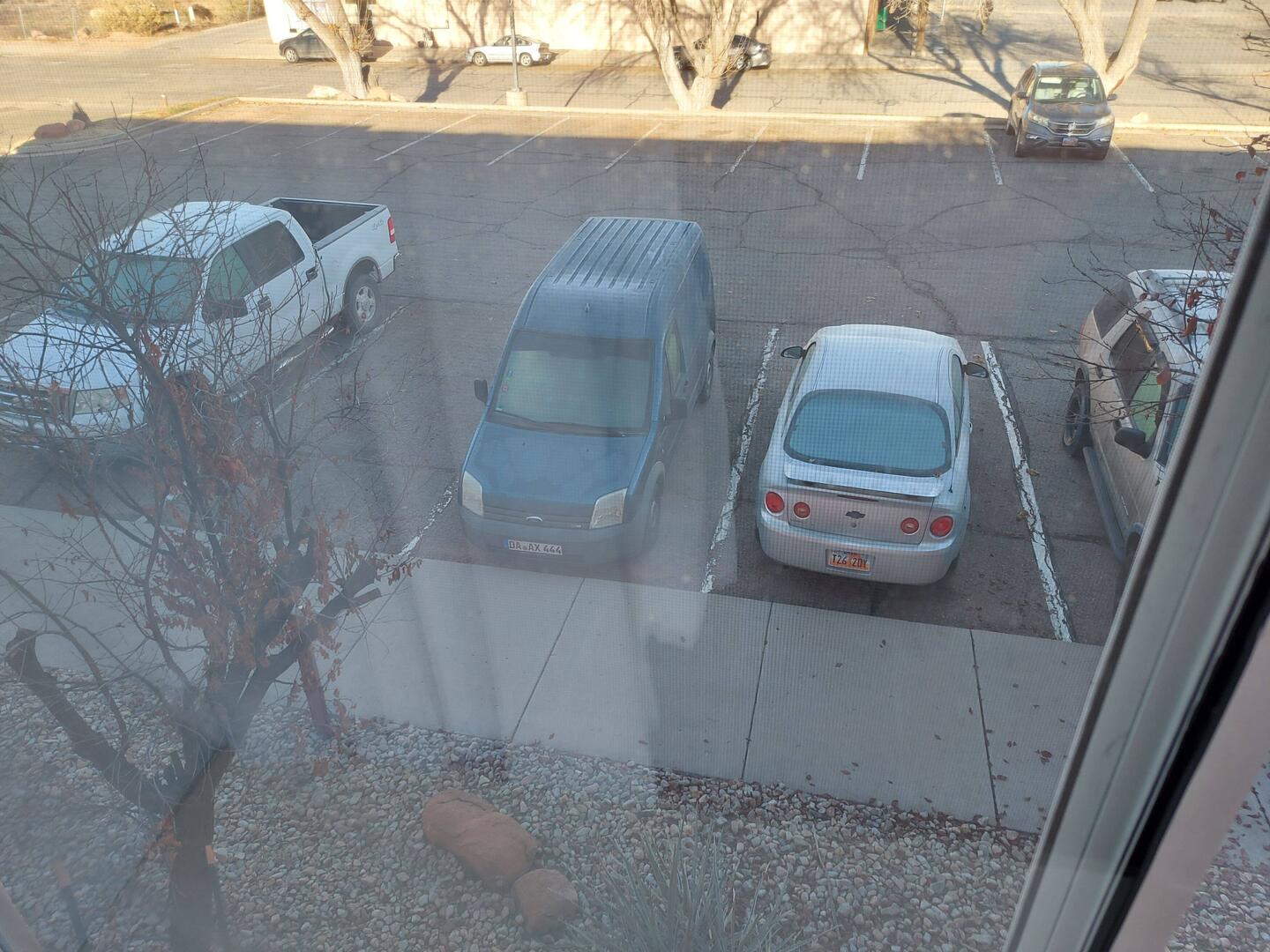 Blick auf den kleinen Blauen vom Fenster aus, ist ganz schön eingefroren.