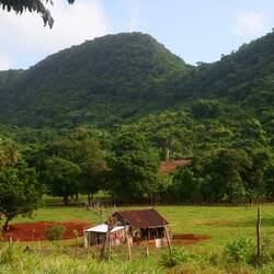 Über eine Farm geht es in das Naturschutzgebiet