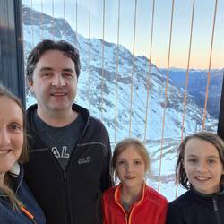 Blick aus der Gletscherausstellung