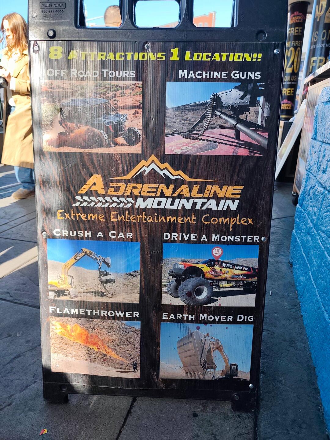 Diese Plakate und Flyer werden in Las Vegas auf offener Straße aufgestellt,.....