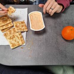 Jetzt braucht Anina erst mal eine Stärkung, bevor es weitergehen kann.