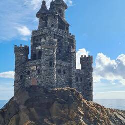 Und dann steht da auch eine Burg