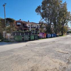 Abfalleimer gibt es hier überall zu genüge, trotzdem liegt überall so viel Müll...