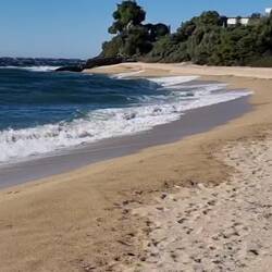 Immer noch starker Wind und wilde Wellen.