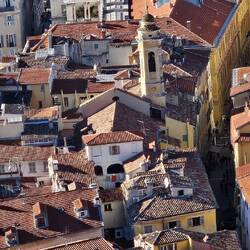 Über den Dächern von Nizza