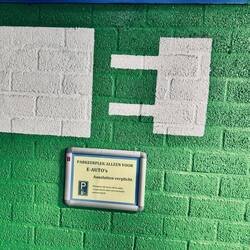 Ladestation im Parkhaus = 👌.