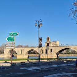 Pont Saint-Benezet , Mitte 14.Jh. errichtet, seit 1660 Ruine