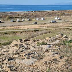 Blick hinunter zu den Wohnmobilen