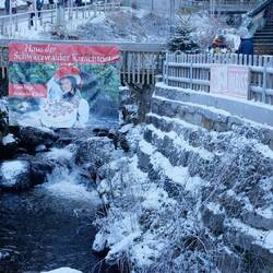 Hier geht's zum Wasserfall...