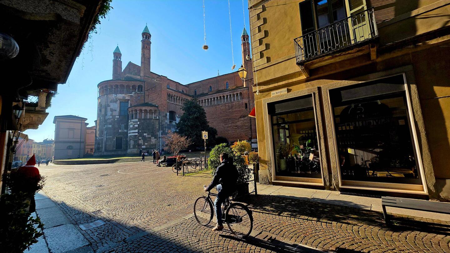 On the way to Piazza del Comune.