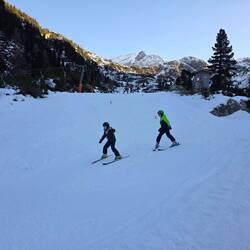 Skikurs der Kinder beim Tellerlift
