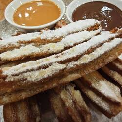 Churros mit Manjar und Nutella für Valentin