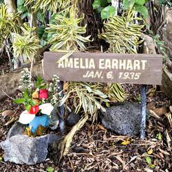 z. B. von Amelia Earhart