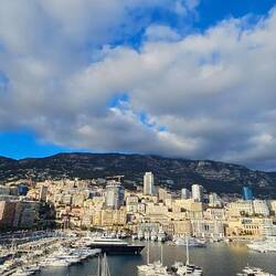 Permanenter Platzmangel: Die Bevölkerungsdichte Monacos ist mit knapp 19.000 Ew. pro km2 ...