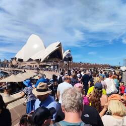 Ja, wir sind definitiv nicht alleine hier! Ein kleiner Vorgeschmack auf Silvester...