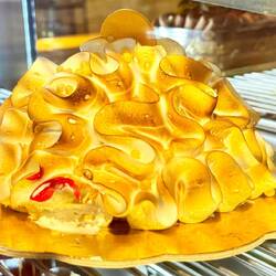 Konditor Brunetti Baisertorte