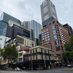 klein und alt vor neu und groß