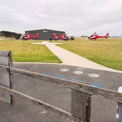 ...hier wurden Rundflüge mit ner H120 angeboten €100.-/ 20min.