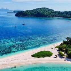 Vanua Levu & im Hintergrund Navadra Island