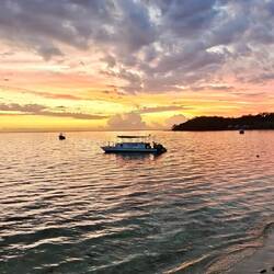 Sonnenuntergang vor Mana Island