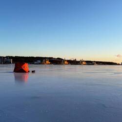 Eisfischen mit Zelt...