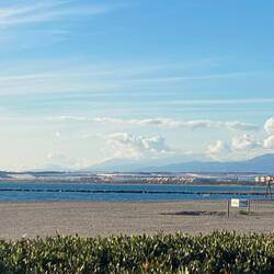 In der Ferne kann man noch einen Teil der Plastik Plantagen sehen.