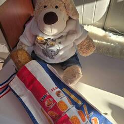 Plautzi bekommt noch ein Baguette