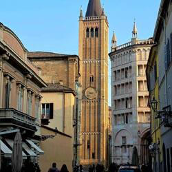 On the way to Piazza del Duomo.