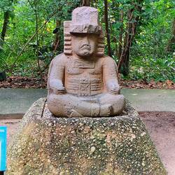 ... sowie ein düster dreinblickender Governor (El Gobernante), alle aus der gleichen Zeit