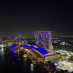 Blick von LeVel33 auf Marina Bay