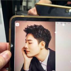 Man bekommt verschiedene Fotos gezeigt: ich habe mich für den chinesischen Brad Pitt entschieden