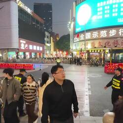 Wenn Struktur Sicherheit schafft: Zäune lenken Menschenmassen bei Großevents