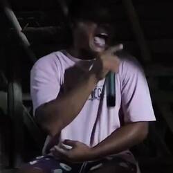 Unser Koch - der Karaokestar.