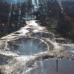 Abfahrt. Der viele Regen hat seine Spuren hinterlassen.