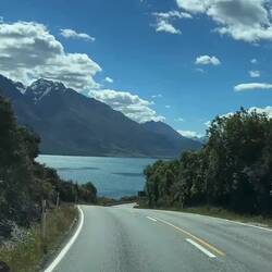 Hier nog twee filmpjes van de rit naar Lake Sylvan toe