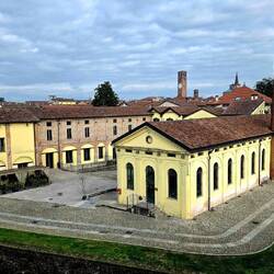Next door, view from the rampants: remains of the industrialisation.