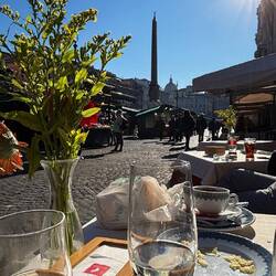 Frühstück am Piazza Navone
