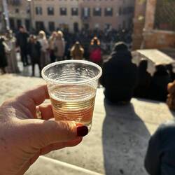 Prosecco auf der Treppe