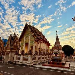 Un très joli temple à Mukdahan 🥰