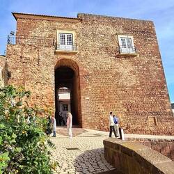 Eins der Stadttore von Silves