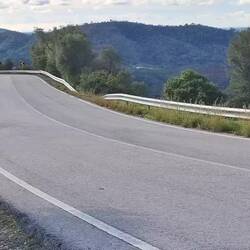 Das alte Moped fuhr dann doch relativ zügig den Anstieg hoch...Respekt