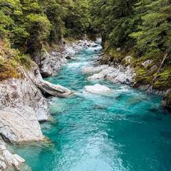 Die sogenannten Blue Pools - der Zufluss erinnert an die Verzasca im Tessin