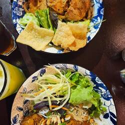 Notre repas du réveillon : porc avec nouilles et l'autre c'était vermicelles