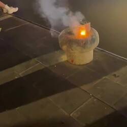 Là c'est quand Pauline a reçu un morceau de projectile : bon une micro brûlure rien de grave