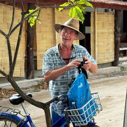 Ridin along in a pushbike honey 🎶