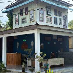 Love the use of the old windows in this place